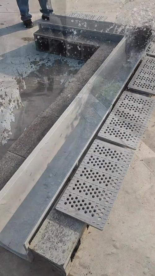 树脂混凝土排水沟安装施工方便