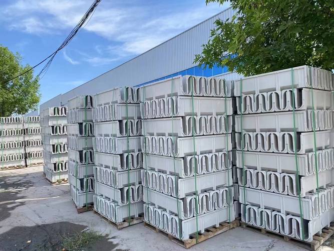 成品树脂排水沟:玻璃钢复合材料打造的现代排水解决方案